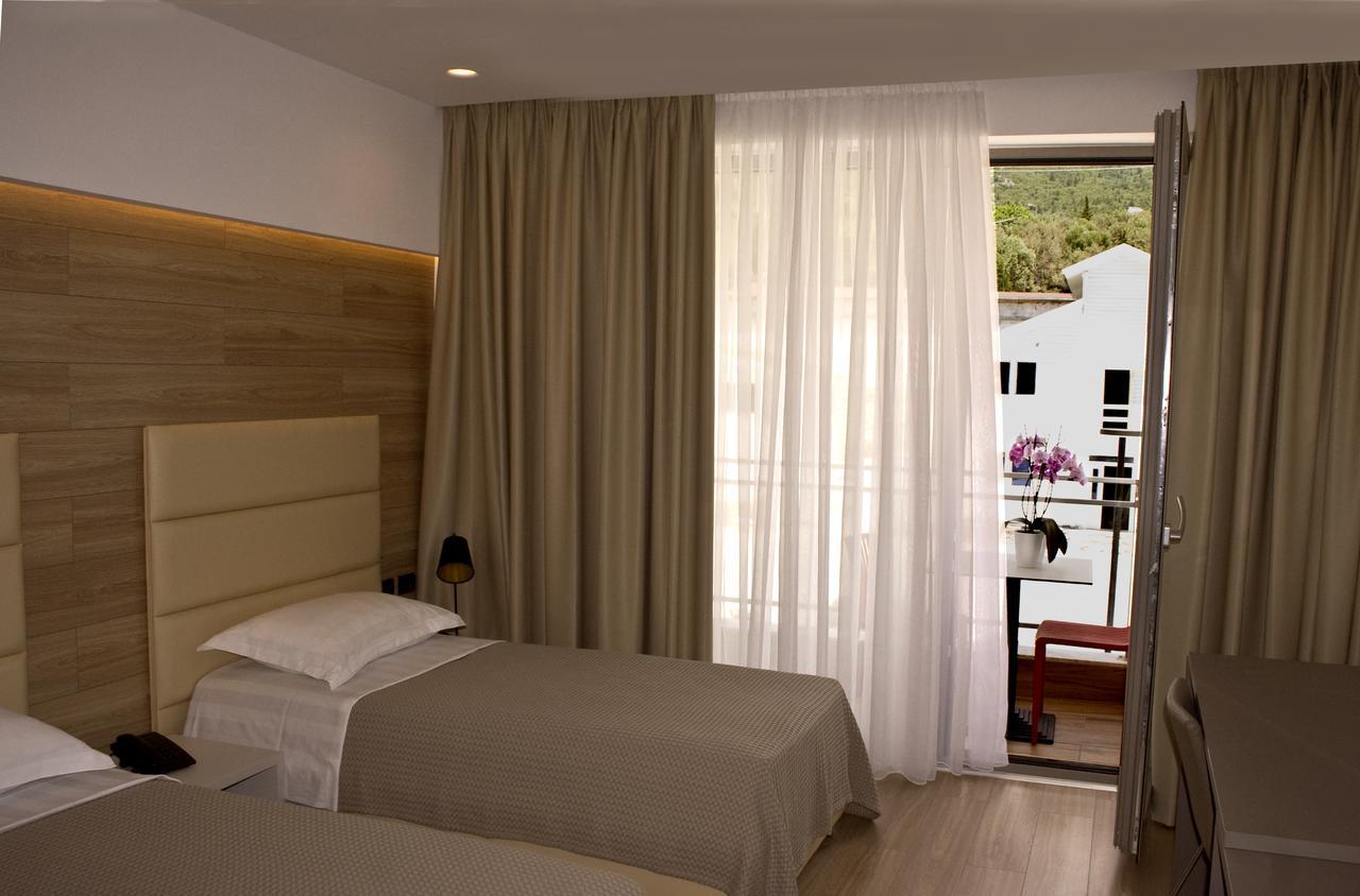 Hotel Morina Palace Dhermi Bagian luar foto