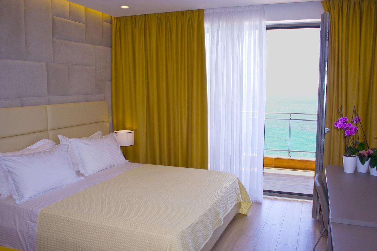 Hotel Morina Palace Dhermi Bagian luar foto