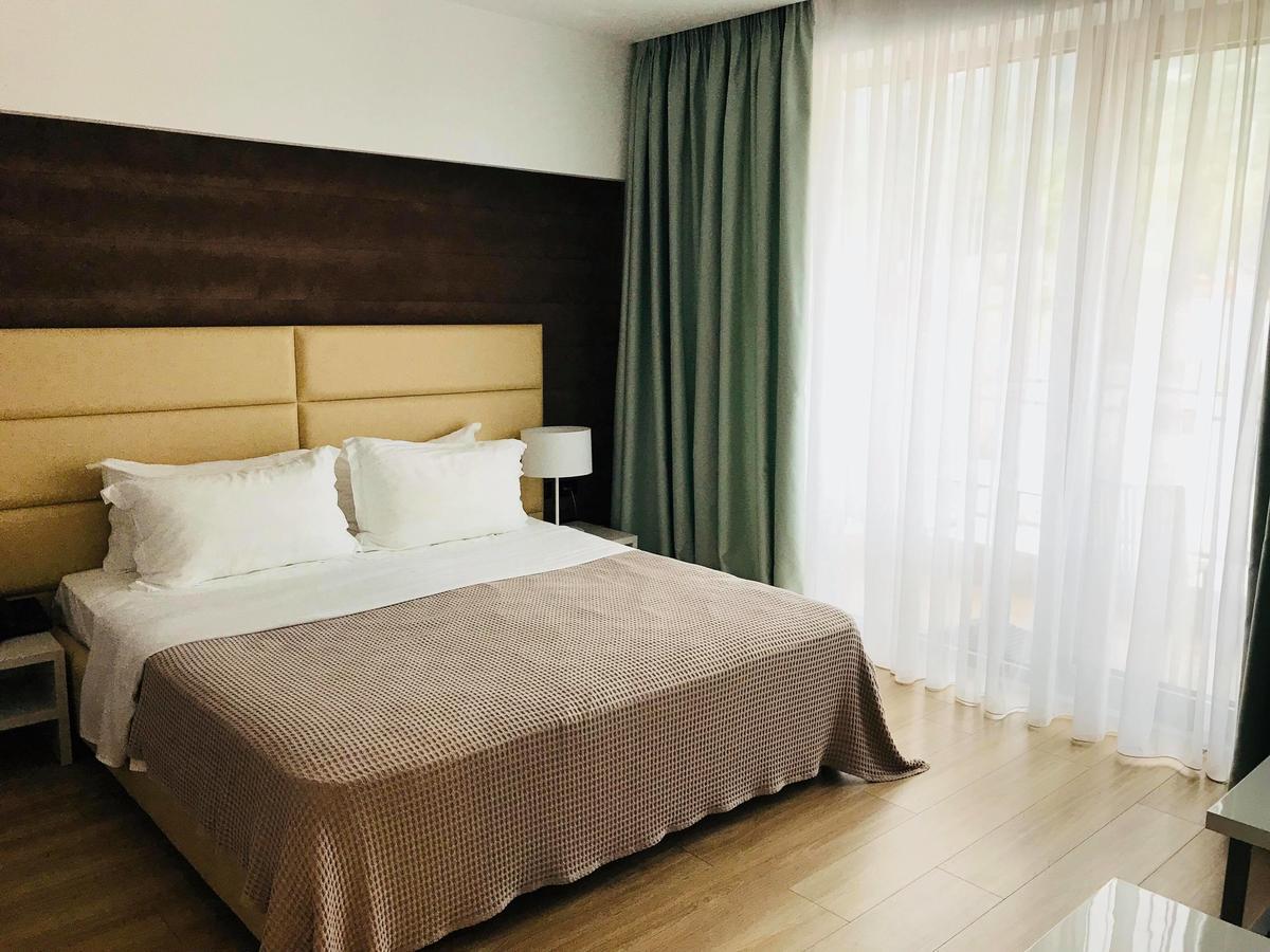 Hotel Morina Palace Dhermi Bagian luar foto